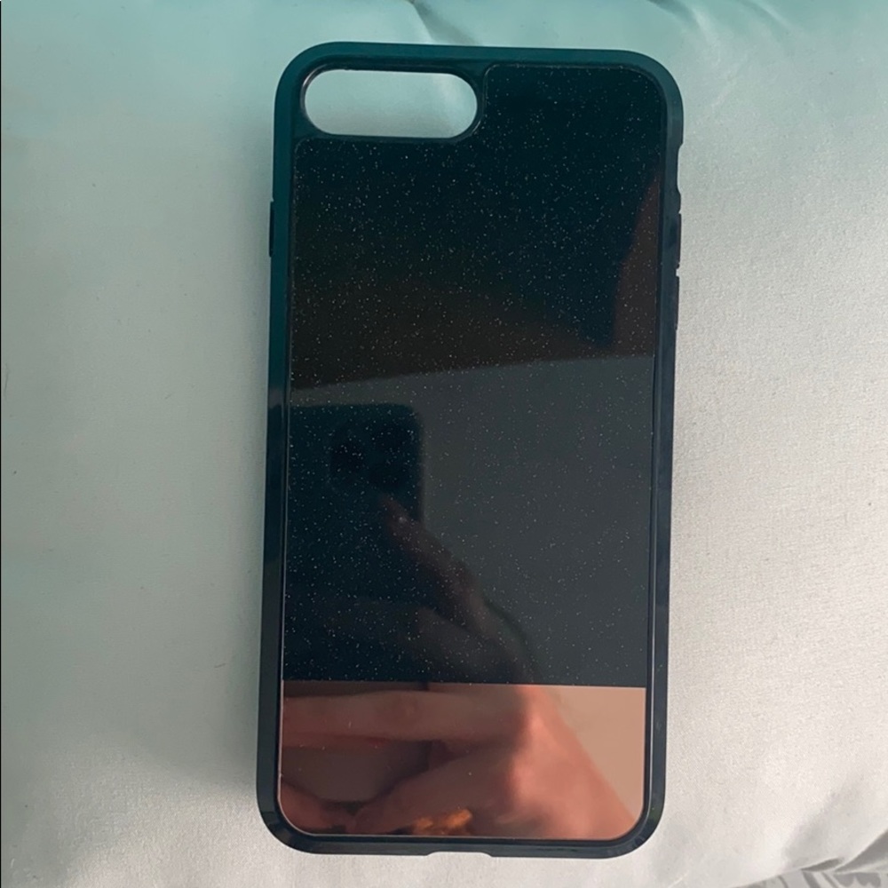 iPhone 8 Plus sparkly phone case